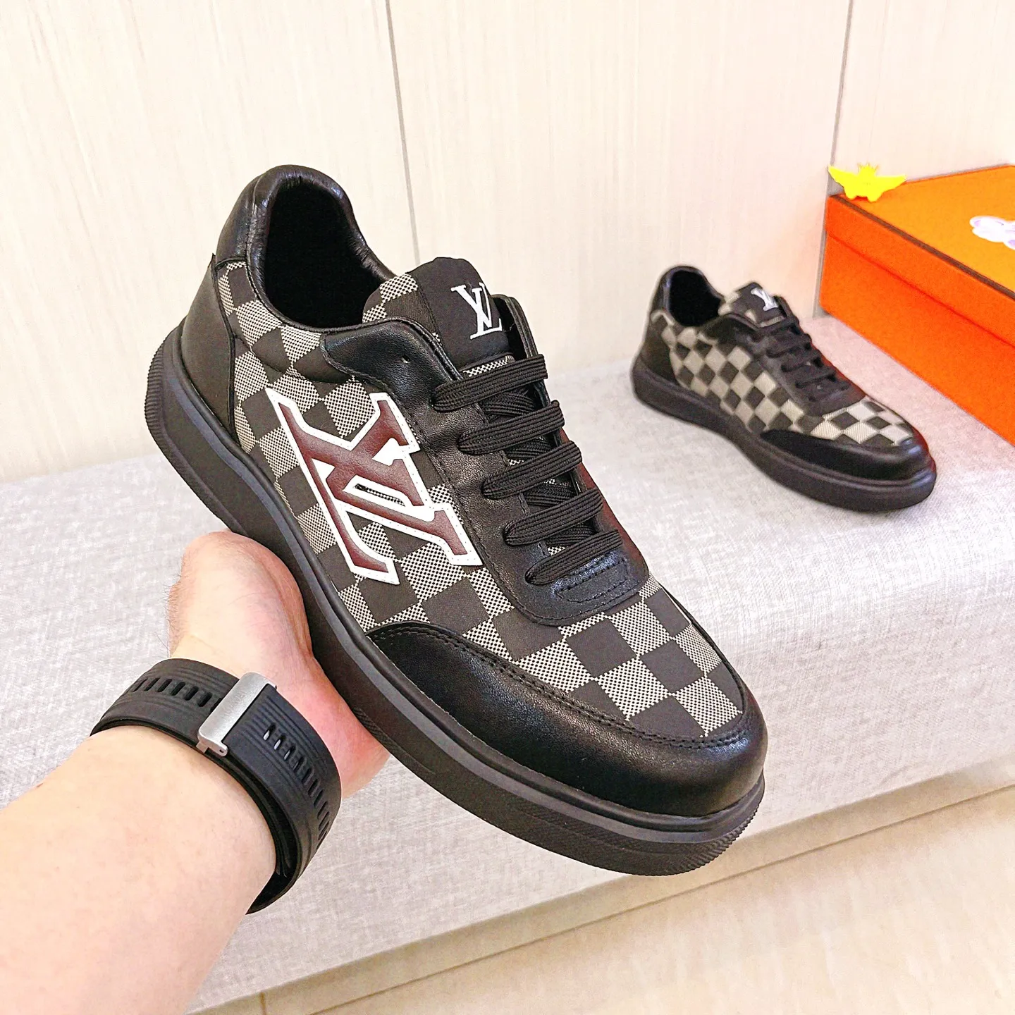 Men's Men's Shoes Men's Shoes💰 420 Men's Men's Shoes💰[LV]🔥Louis Vuitton Men's high-end brand official website 1:1 Latest masterpiece: The upper is made of Italian imported first-layer cowhide with a comfortable and breathable lining➕Original non-slip and wear-resistant outsole🔥, making walking more convenient and comfortable! An exclusive new model, a stunning work, a beautiful 1:1 replica [color] compared to the official quality! Create a fashionable personality to set off your uniqueness! A must-have for trendy men! Classic🔥Size: 38-44 Color: 🔥Multiple colors available🔥.
